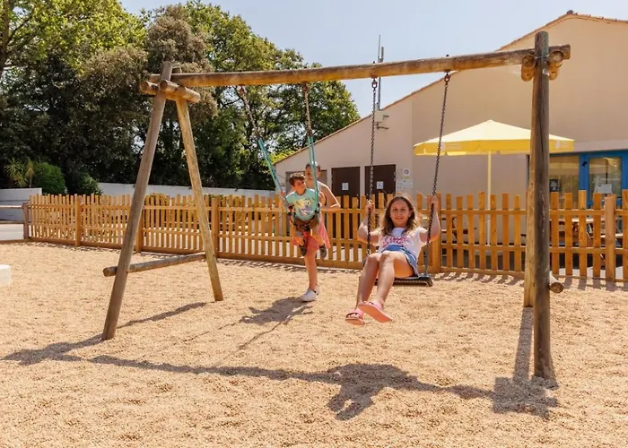 Camping Maeva Escapades Le Joli Bois-de-Cené