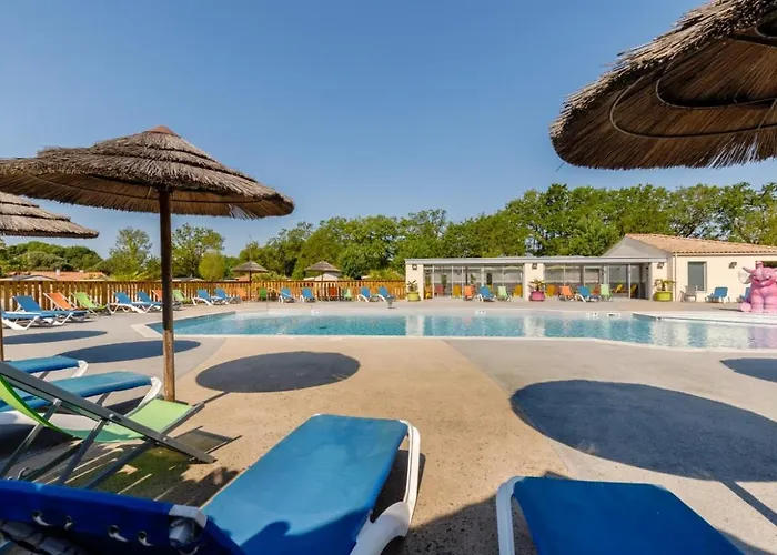 Maeva Escapades Le Joli 4* Bois-de-Cené